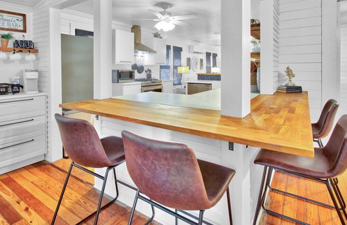 New Braunfels House | New Braunfels Farmhaus | Walking Distance to Local Attractions!