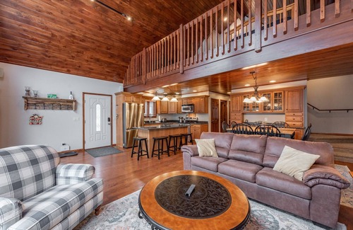 Swanton House | New! Breathe Easy: Lakefront, Dock Slip, Hot Tub, Fireplace, Fire Pit!