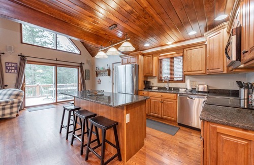 Swanton House | New! Breathe Easy: Lakefront, Dock Slip, Hot Tub, Fireplace, Fire Pit!