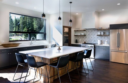 Bozeman House | NEW Bridger Bowl Modern Home - 16 miles from Main Street, Bozeman