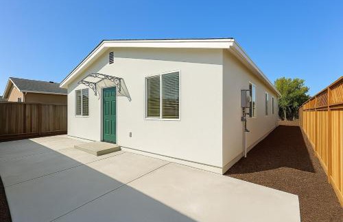 Sunnyvale House | New Build House Laundry Kitchen Airconditation