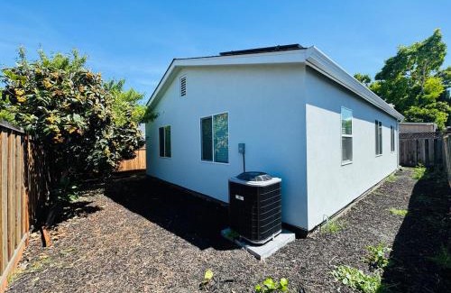 Sunnyvale House | New Build House Laundry Kitchen Airconditation