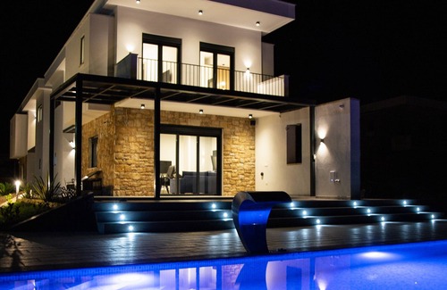 Pefkochori Villa | New Build Luxury Villa in a very touristic and private accommodation.