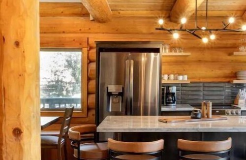 Pine Cabin | New Build Modern Log Cabin in the Heart of Pine on 2 acres of secluded Forest