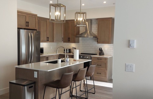 Big White Ski Resort Condo | New build mountain retreat - steps from Happy Valley