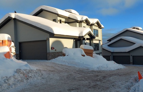 Big White Ski Resort Condo | New build mountain retreat - steps from Happy Valley