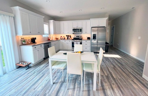 South Euclid House | *New Build* Private Home 3br/2ba - Pet Friendly