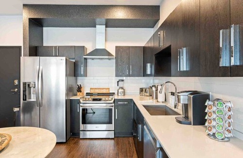 Eighth Avenue Apartment | New Build w Pool/Walk to Broadway!