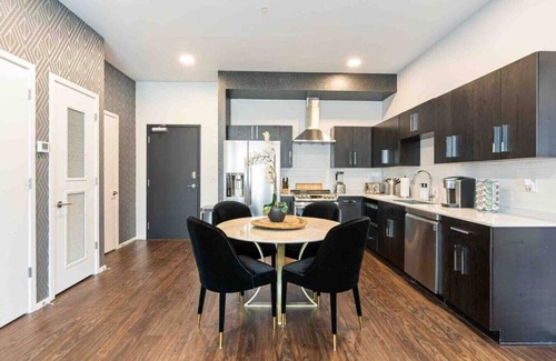 Eighth Avenue Apartment | New Build w Pool/Walk to Broadway!