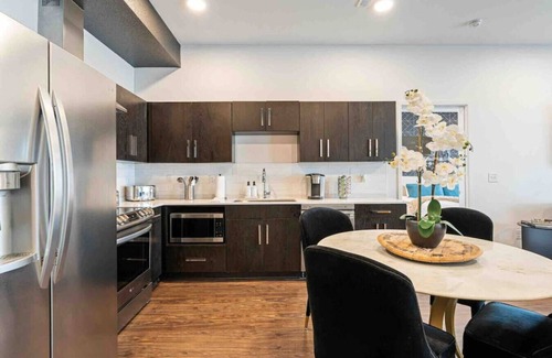 Eighth Avenue Apartment | New Build w Pool/Walk to Broadway!