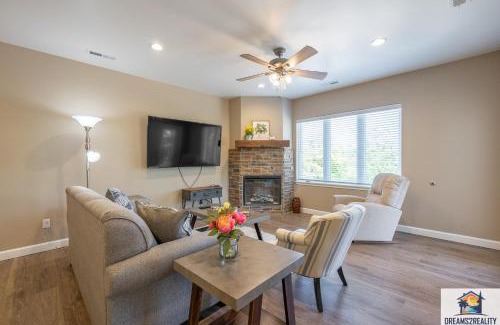 Branson House | NEW BUILD - Walk-In 3BR - 2 Pools - FREE TICKETS INCLUDED - FHG-208