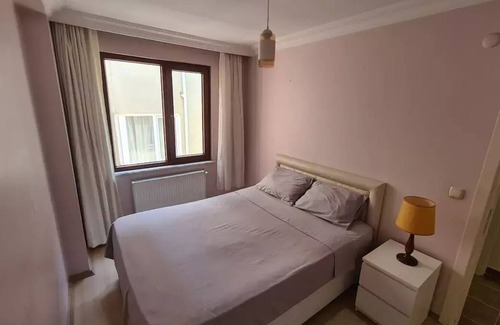 Atasehir Apartment | New building, fourth floor, 15 minutes to Kadikoy