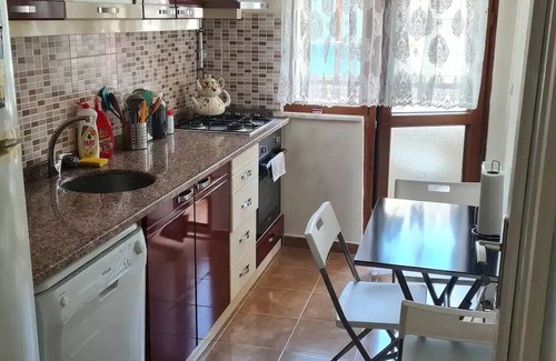 Atasehir Apartment | New building, fourth floor, 15 minutes to Kadikoy