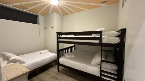 Ravenswood Apartment | New Built Apartment Sleeps 8