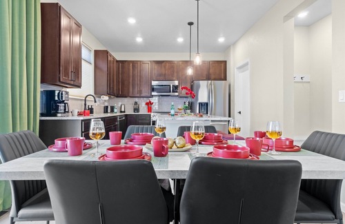 Superior House | New Built, Hot Tub, 5BR,Game Room, Pets Ok, Grill, Fireplace,Infinity Game Table