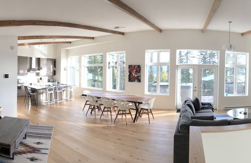 Golden House | New built, modern ski-in/ski-out home with great views of Columbia River Valley
