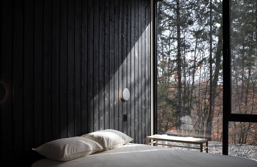Eastman Ski Chalet | New cabin with sauna: architecture and nature