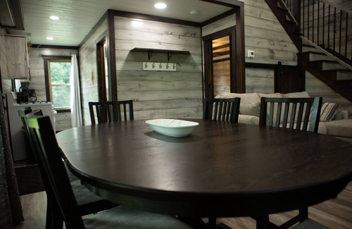 Sugarcreek House | New cabin in Amish Country, pond, fishing, secluded