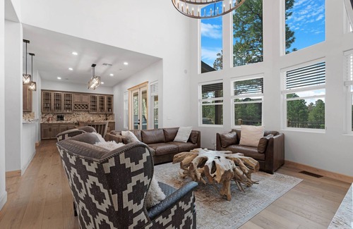 Heber Cabin | New Cabin In Pines, Hot Tub, Deck, Pet Friendly