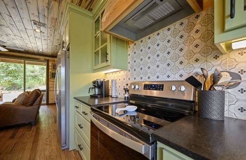 Broken Bow Cabin | NEW - Camp Canoe|Breathtaking Views|Sleeps 9|Murphy Beds|foosball