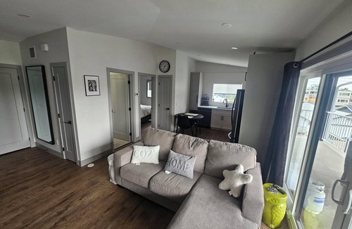 Northwest Calgary House | New carriage suite Calgary NW close to UofC
