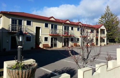Rotorua Hotel | New Castle Motor Lodge