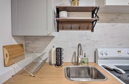 Lakeland North Apartment | NEW! Cat/Dog-Friendly Apartment Between Seattle & Tacoma!