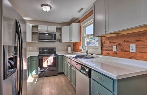 Central Cabin | NEW! Central Family Retreat w/Mtn Valley Views!