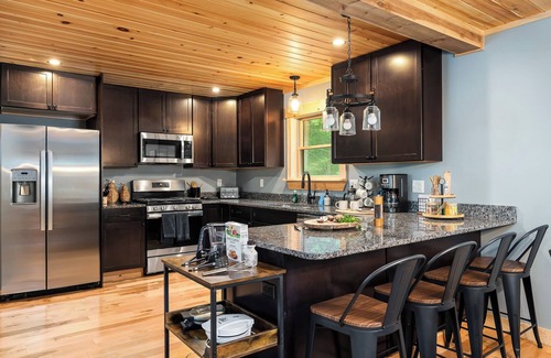 Bryant Pond Ski Chalet | New Chalet, Outdoor Dome w/views, Lakes, Hottub, Firepit, Arcade, Wet Bar, Pets