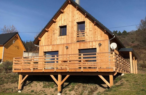 Saint-Nectaire Ski Chalet | New chalet, overlooking the castle of Murol and Sancy