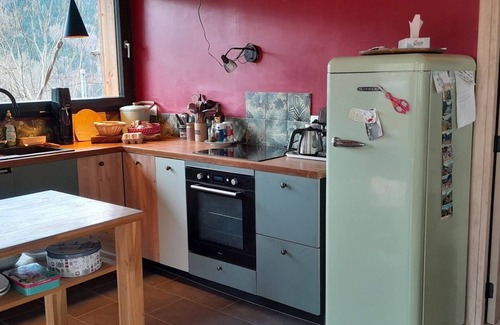 Le Biot Ski Chalet | NEW chalet sleeps 10, large living room, 1 games room (pool, table soccer, darts)