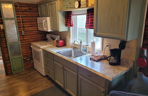Oscoda Cabin | NEW! Chappy's Cabin - Very Cute, Comfy, and Traditional!