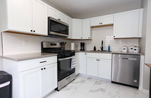 Roselawn Finance House | New Charloe Court 3 Bed Family House
