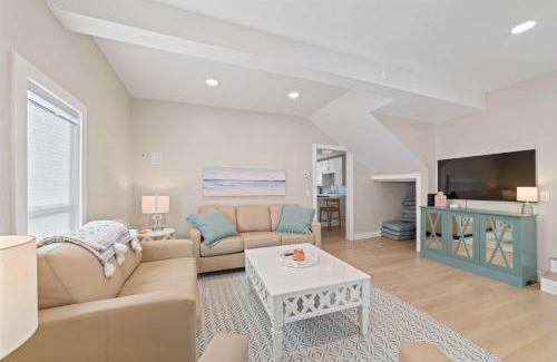 Bellaire House | New Charming 2 Bed Pets Walk to Downtown