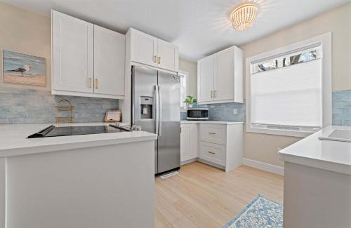 Bellaire House | New Charming 2 Bed Pets Walk to Downtown