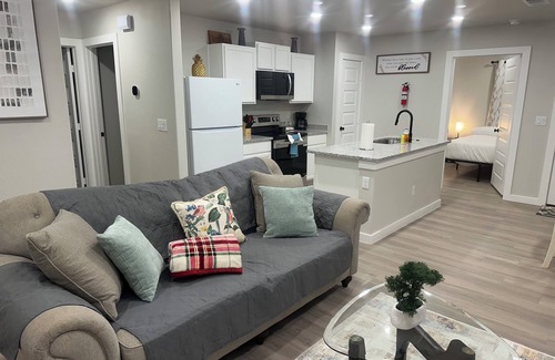 Odessa House | New Charming 3-bedroom home each w/TVs, 6 Beds, 2 Full Bath, Corner lot parking.