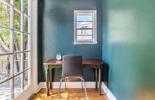 East Memphis House | *NEW* Charming Memphis Bungalow near Cooper Young