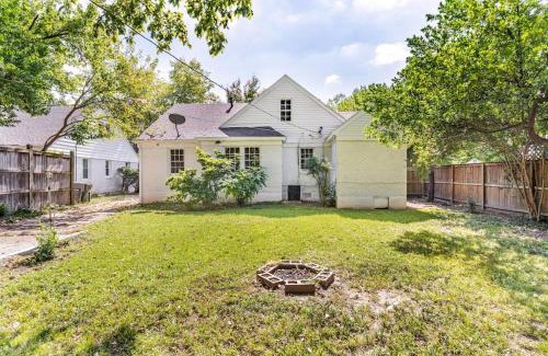 East Memphis House | *NEW* Charming Memphis Bungalow near Cooper Young