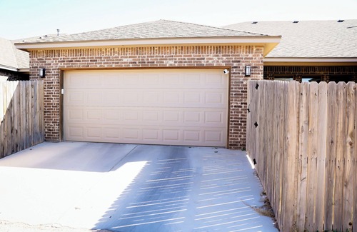 Midland House | NEW! Charming retreat nestled in a peaceful neighborhood & conveniently located!