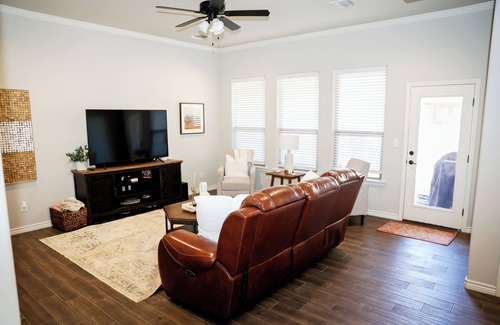 Midland House | NEW! Charming retreat nestled in a peaceful neighborhood & conveniently located!