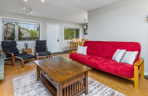 Northeast Anchorage Apartment | NEW Charming Stay in Anchorage
