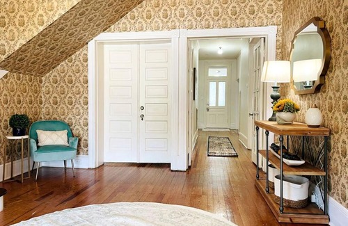 Danville House | *New* Charming Victorian Home across Averett Univ.