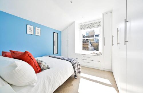 Shaftesbury Apartment | New Chic 3-Bed Flat in Clapham