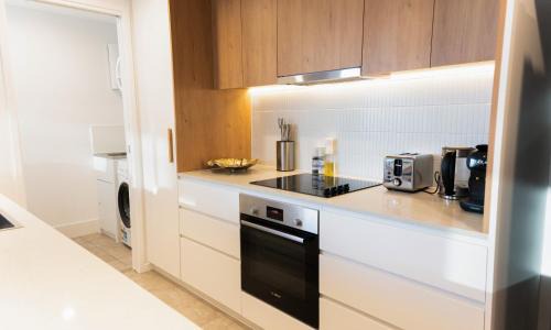 Albion Apartment | New City Condo with Brisbane River View & Parking