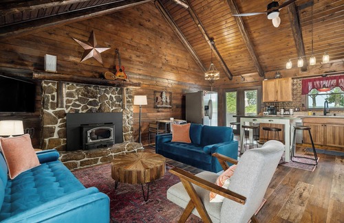 Smithville Cabin | New! Coconut Cabin Center Hill Lake