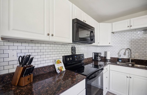 Buckroe Beach House | NEW! Comfy Coastal Getaway with Modern Comforts