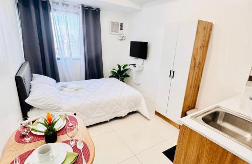 Ermita Hotel | New Condo at Grand Riviera Suites across US Embassy