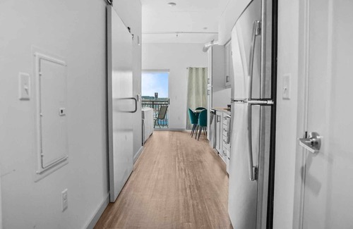 Sobro Apartment | *New Condo in Nashville Downtown Broadway with Pool, Rooftop and Private Balcony