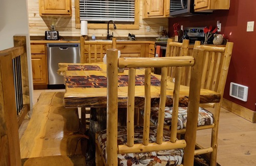 Island Park Cabin | New construction 17 miles to YNP, garage, WIFI, AC, outdoor barbecue grill