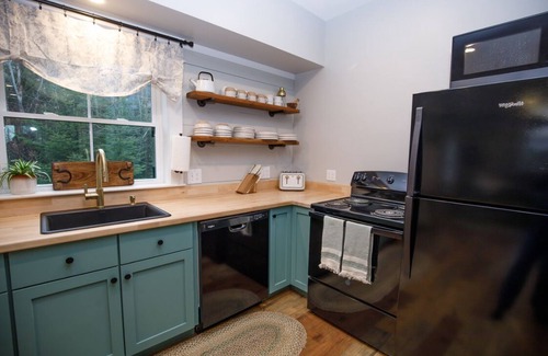 Rangeley Cabin | New construction 3 bed home minutes from downtown Rangeley
